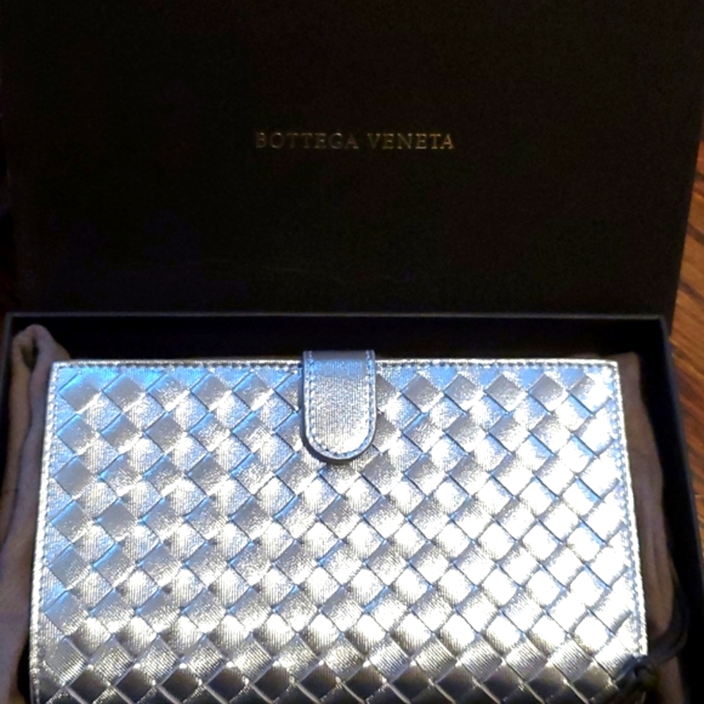 Bottega Veneta Metallic Silver Bifold Wallet - NWT
